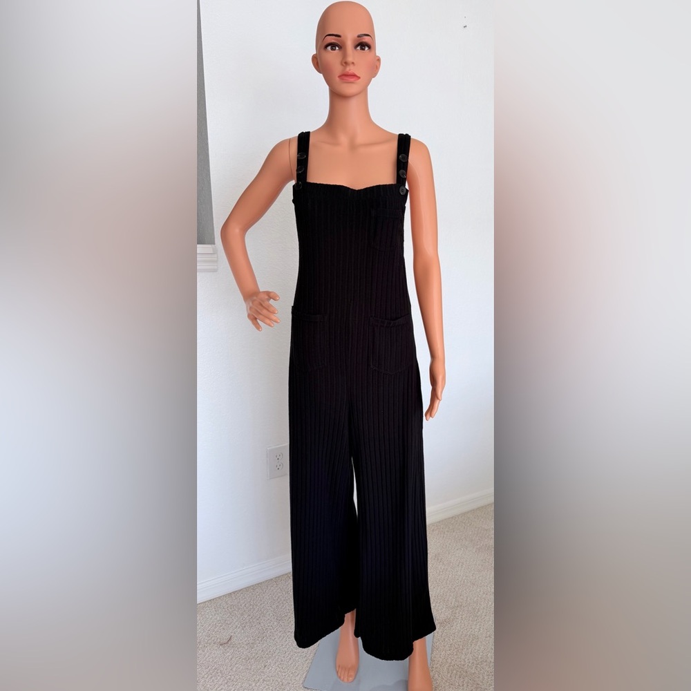HALARA Black Ribbed Wide-Leg Jumpsuit with Pockets